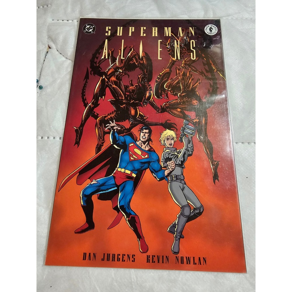 DC‎ Comics Superman Aliens Comic Book Dan Jurgens Kevin Nowlan Collectible